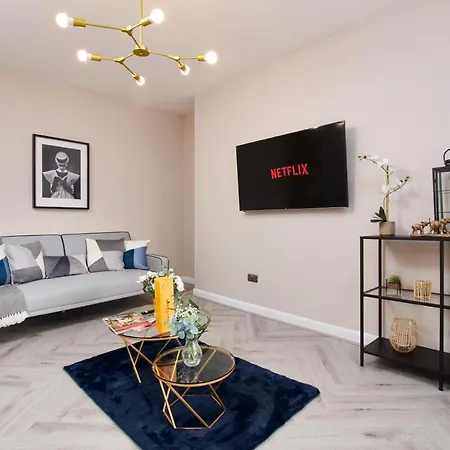 The Exquisite Gems Of Central Whitby - The Only Garden Terrace - 2 Apartments Apartment *