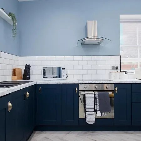 Apartment The Exquisite Gems Of Central Whitby - The Only Garden Terrace - 2 Apartments Whitby