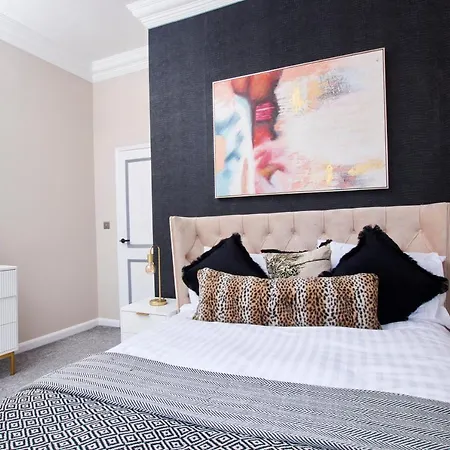 Apartment The Exquisite Gems Of Central Whitby - The Only Garden Terrace - 2 Apartments Whitby