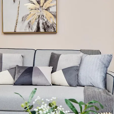 The Exquisite Gems Of Central Whitby - The Only Garden Terrace - 2 Apartments Whitby
