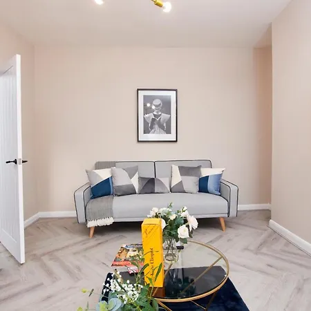 Apartment The Exquisite Gems Of Central Whitby - The Only Garden Terrace - 2 Apartments Whitby