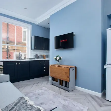 The Exquisite Gems Of Central Whitby - The Only Garden Terrace - 2 Apartments Whitby